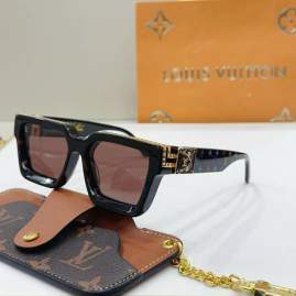 Picture of Louis Vuitton Sunglasses _SKUfw76407005fw